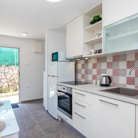 Mara Apartment *